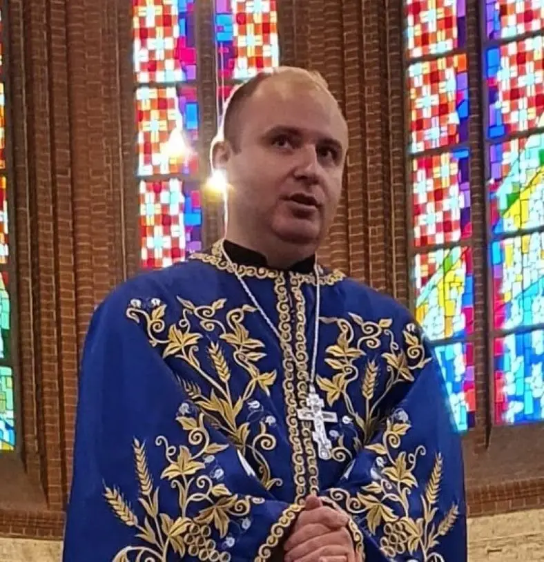 Отець Станіслав