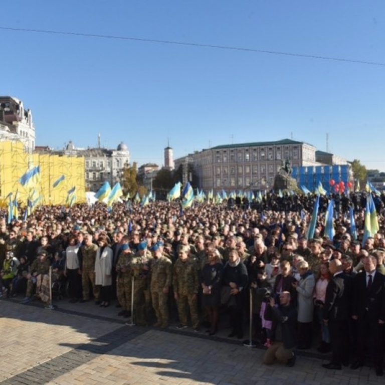 Томос про Автокефалію молитва на софіївській площі